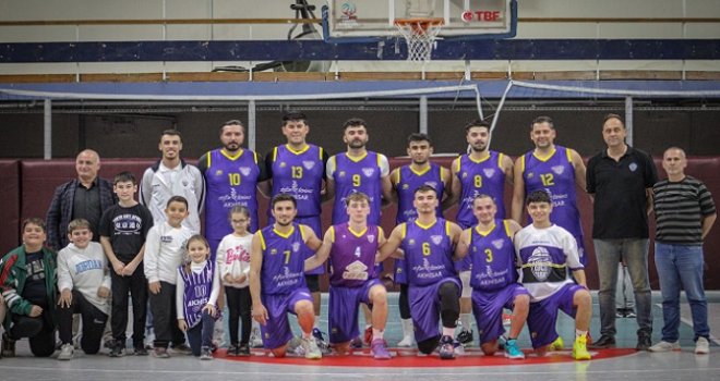 Akhisargücü potada dörtte dörtle zirvede...