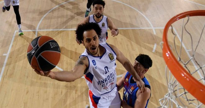 Anadolu Efes, Barcelona'ya kaybetti