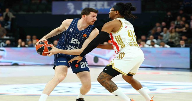 Anadolu Efes evinde Kızılyıldız'dan fark yedi