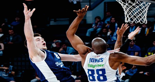 Bahçeşehir Koleji, Anadolu Efes'i devirdi