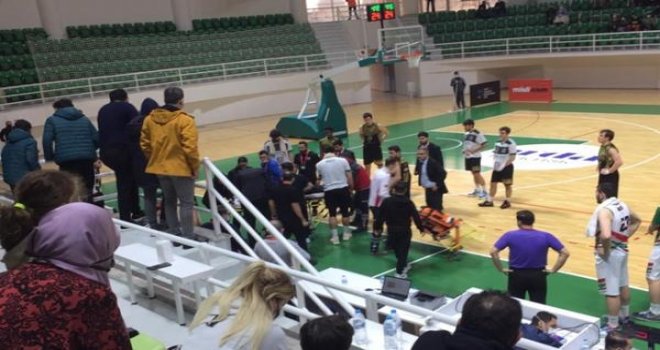 Cengiz Karadağ maç esnasında kalp krizi geçirdi