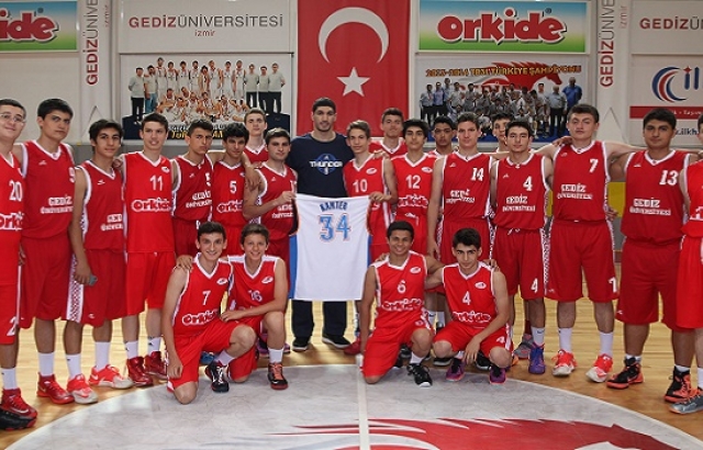 Enes Kanter, Gediz Üniversitesi'nde...