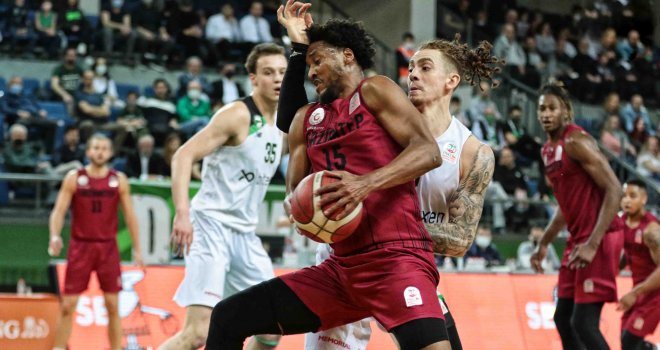 Gaziantep Basketbol İstanbul'da güldü