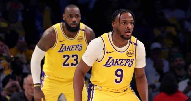 LeBron James ve oğlu aynı sahada...