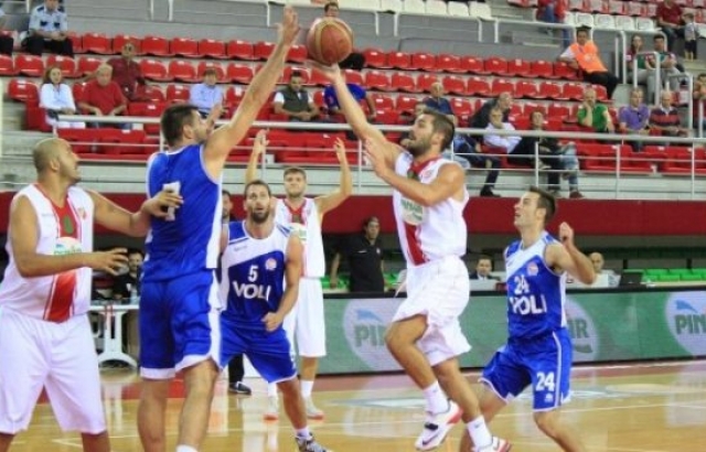 Pınar Karşıyaka Karadağ'da galibiyet peşinde