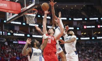 Alperen Şengün takımını galibiyete taşıdı