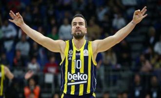 Fenerbahçe Beko, kaptanıyla uzattı