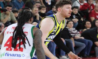 Fenerbahçe, Karşıyaka'da farka gitti