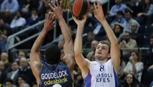 Fenerbahçe Ülker ve Anadolu Efes Son 8'de...