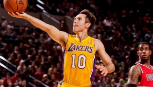 Steve Nash sezonu kapattı