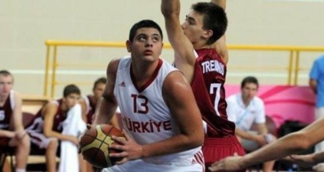 Trafik kazasında basketbolcu Cevahir Sönmez hayatını kaybetti