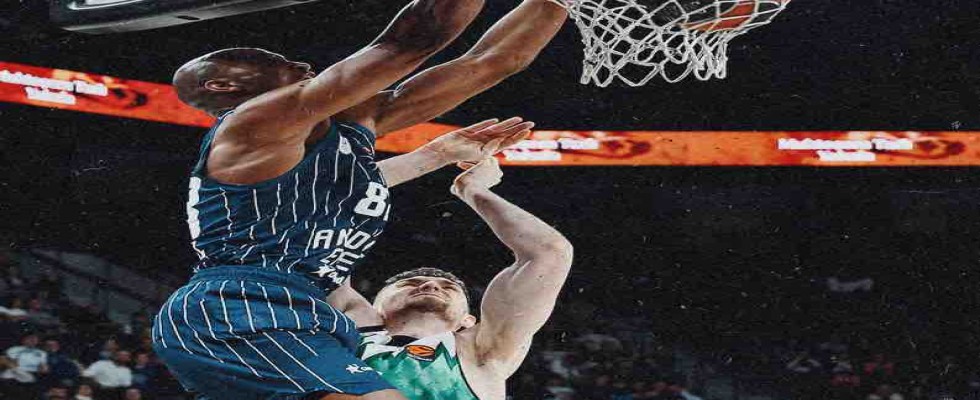 Anadolu Efes, Zalgiris'e şans tanımadı