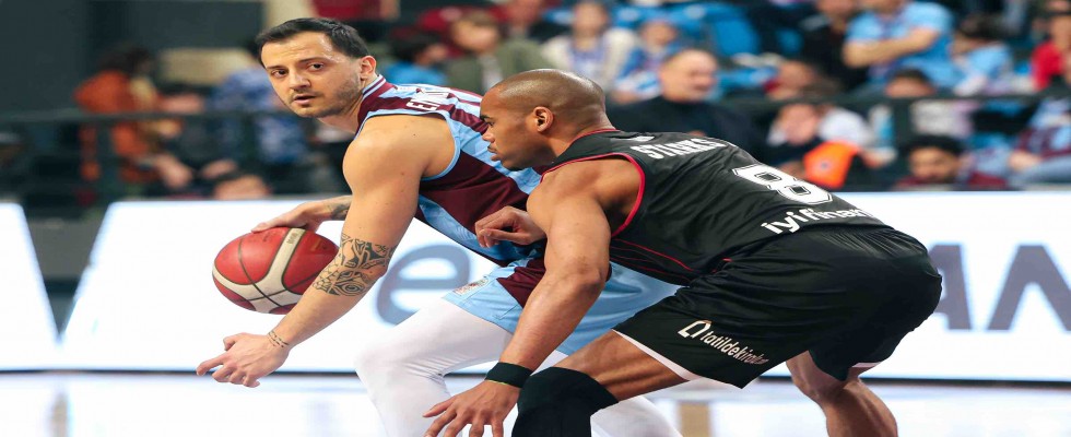 Çekişmeli maçın kazananı Trabzonspor