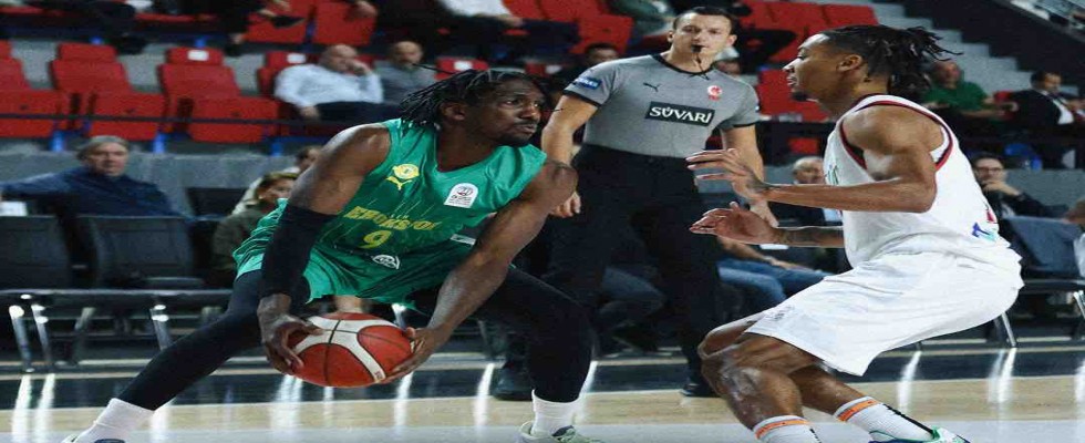 Esenler Erokspor Manisa'da ilk galibiyetini aldı