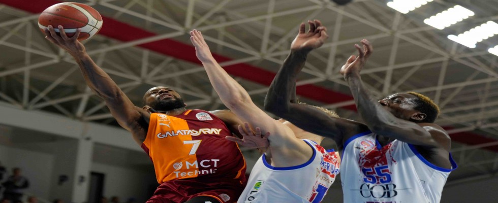 Galatasaray, Büyükçekmece'yi yendi